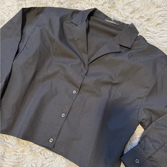 Radarista Black Cropped Shirt - Picture 2 of 4
